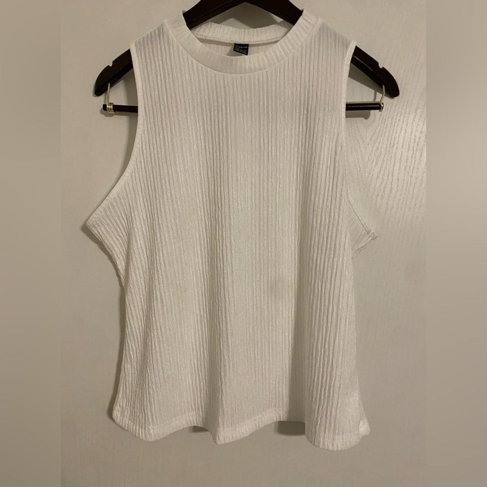 SHEIN White Fashion Tank Top – Size XL ( runs small)– Lightweight & Stylish